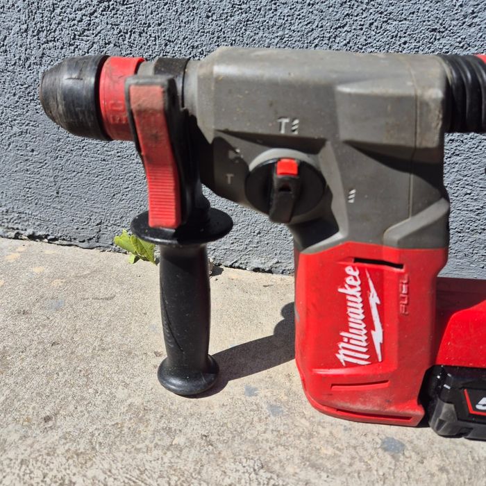 Młotowiertarka Milwaukee m18 CHX z baterią 5ah