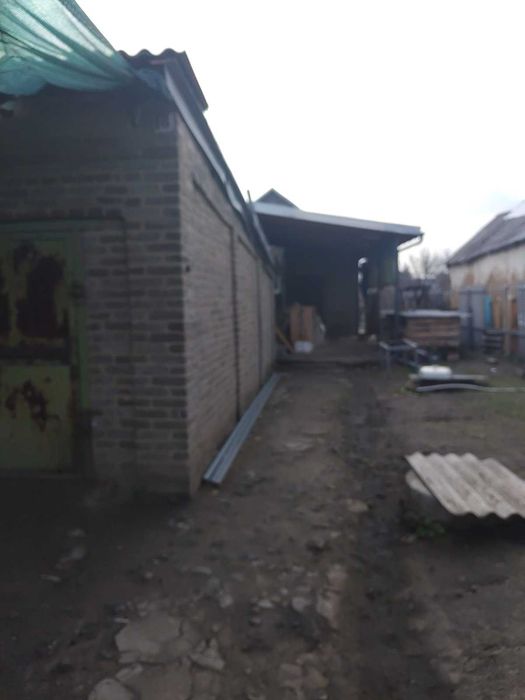 Здається будинок р-н магазину 'Весна'