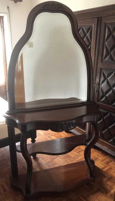 Móvel/Aparador Antigo com Espelho – usado em bom estado