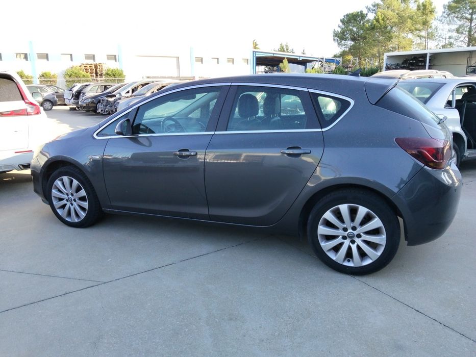 Peças Opel Astra J 2012