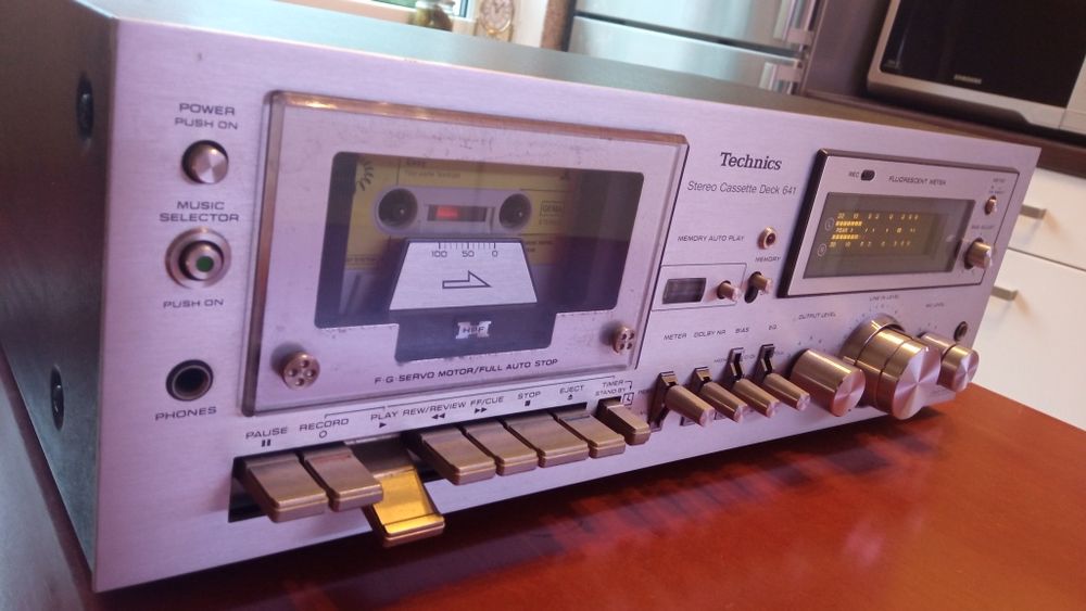 Magnetofon kasetowy Technics Stereo Cassette Deck RS-641