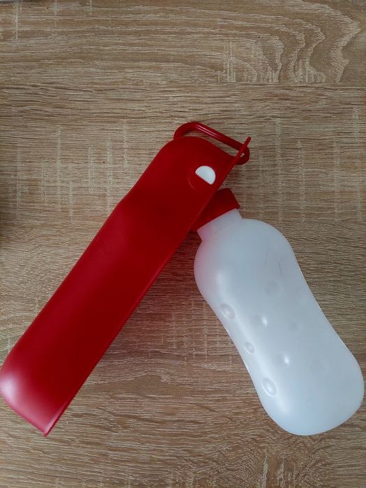 Пийничка для води для собак.