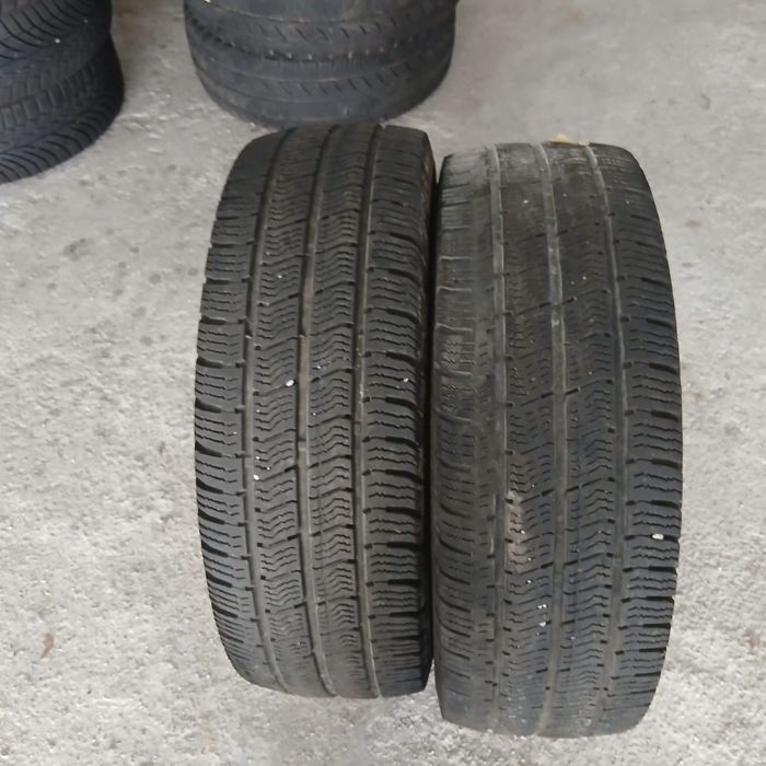 2 Pneus 225/70R15 C Yokohama