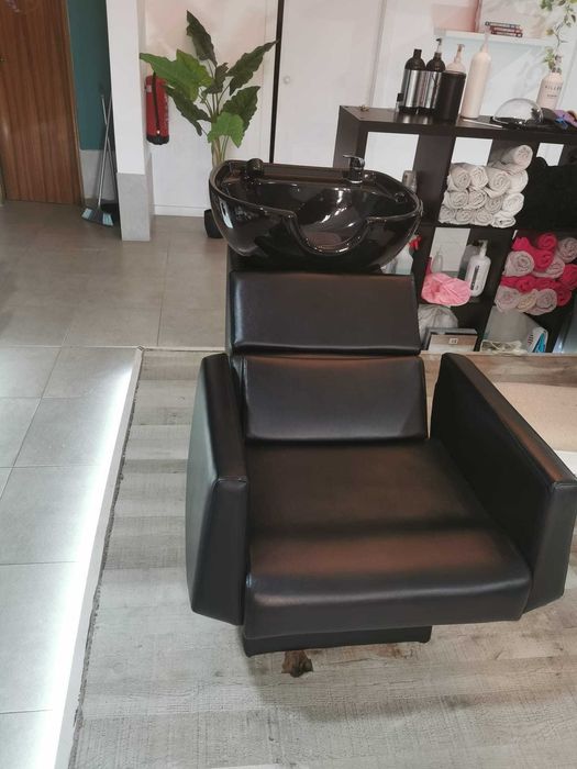 Oportunidade: Recheio Completo de Salão de Cabeleireiro e Estética