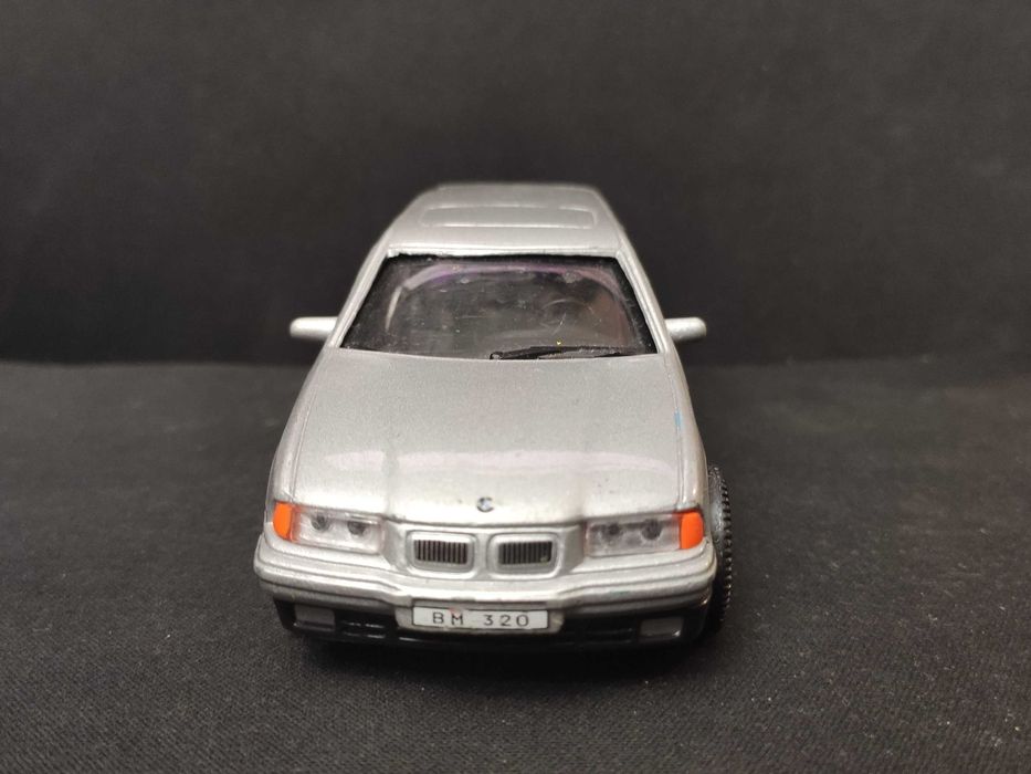 Модель авто BMW 325i Touring 1.32 Hongwell