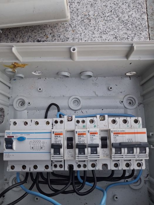 Vendo quadro eléctrico monofasico