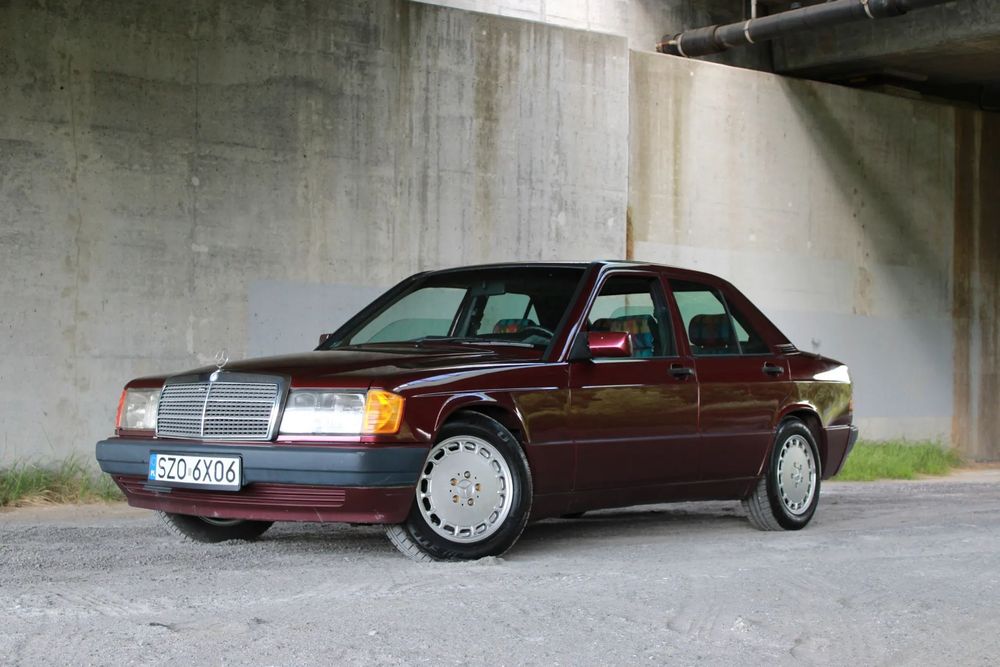 Mercedes-Benz W201 (190) Mercedes-Benz W201 190 1.8E Avantgarde Rosso 1/2300szt, automat