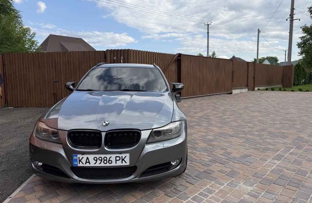 Продам BMW 3 E91 2011 в гарному стані