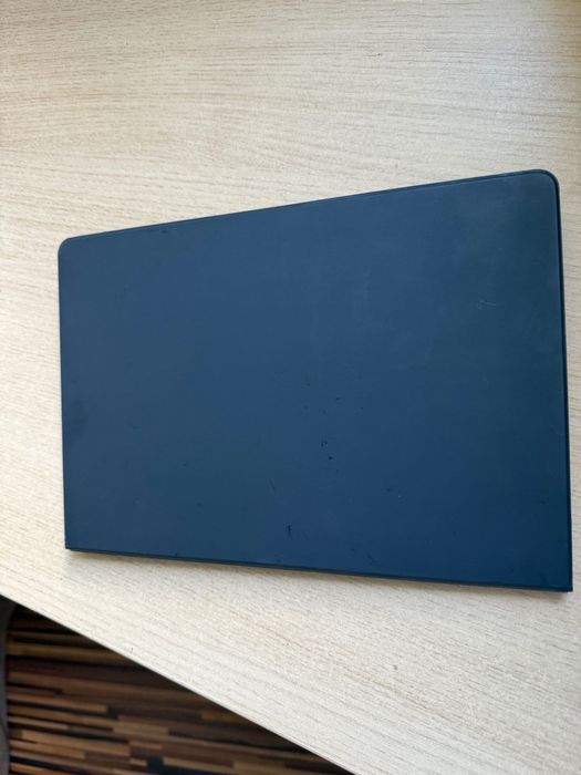 Планшет Самсунг с чехлом та клавіатурою.