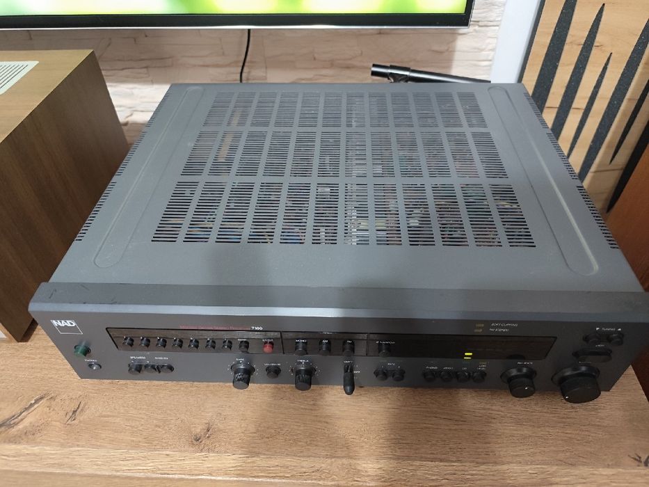 NAD 7100 Monitor Series | Kultowy Amplituner Stereo