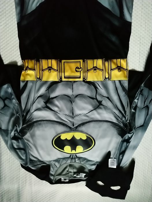 Бетман Batman M розмір з накидкою і маскою карнавальний косплей