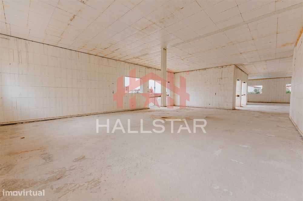 Apartamento T1 / Condomínio Fechado com Piscina / Pousos