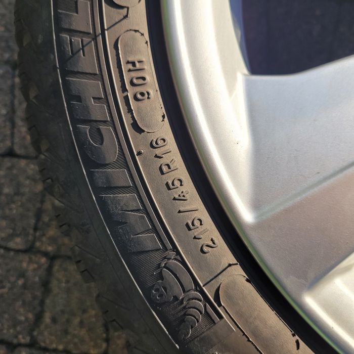 Felgi koła Audi A1 16 ET34 215/45R16 5x100