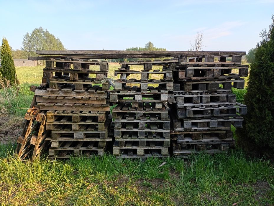 Palety ok 40 szt różne.