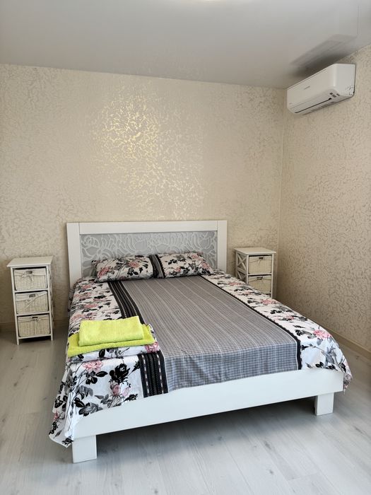 Здам подобово 2 кімнатну квартиру в центрі міста  сучасний ремонт