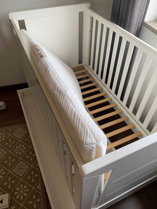 Berço/Cama + Colchão - Marca Trama modelo Inova - Branco Mate