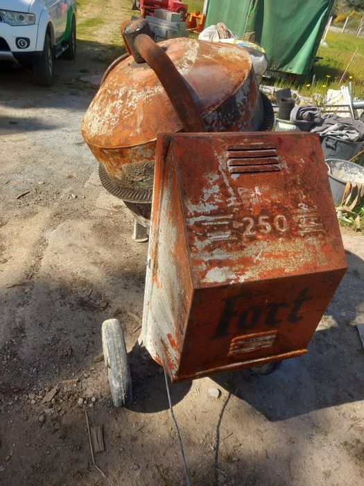 Betoneira 250 litros