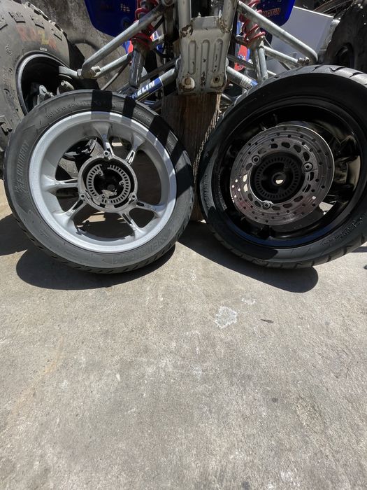 Jantes de tras e pneu da frente  nmax- pneus de pcx