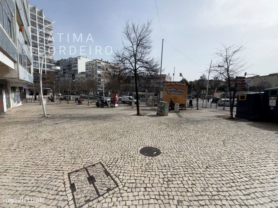 Loja junto á Praça Gil Vicente