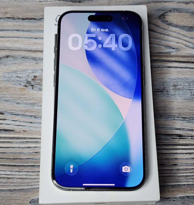 iPhone 15 Pro 128 White eSIM идеальное состояние / 680$ EmojieStore