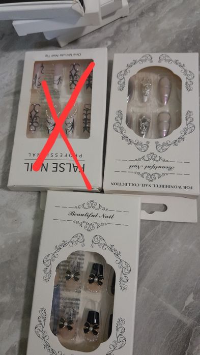 Нігті накладні .