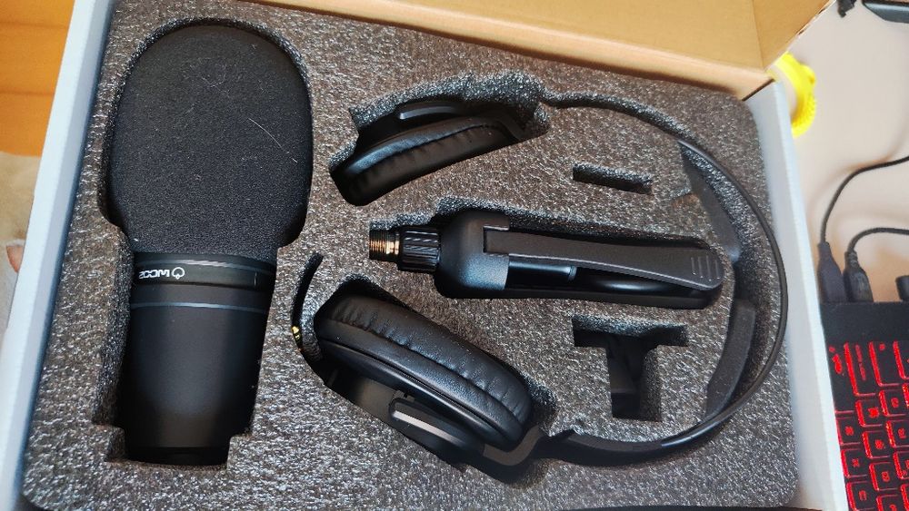 ZOOM ZDM-1 Podcast Mic Pack – Completo | Novo / Impecável