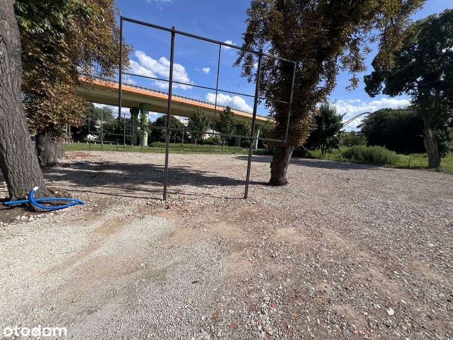 Teren przy sądzie rejonowym, ogrodzony, utwardzony 1800 m² - Widok 2