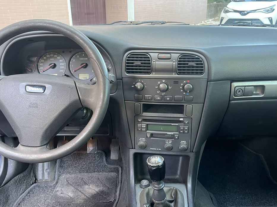 Volvo V40 1.6 Gasolina com apenas 166mil so de um dono impecavel