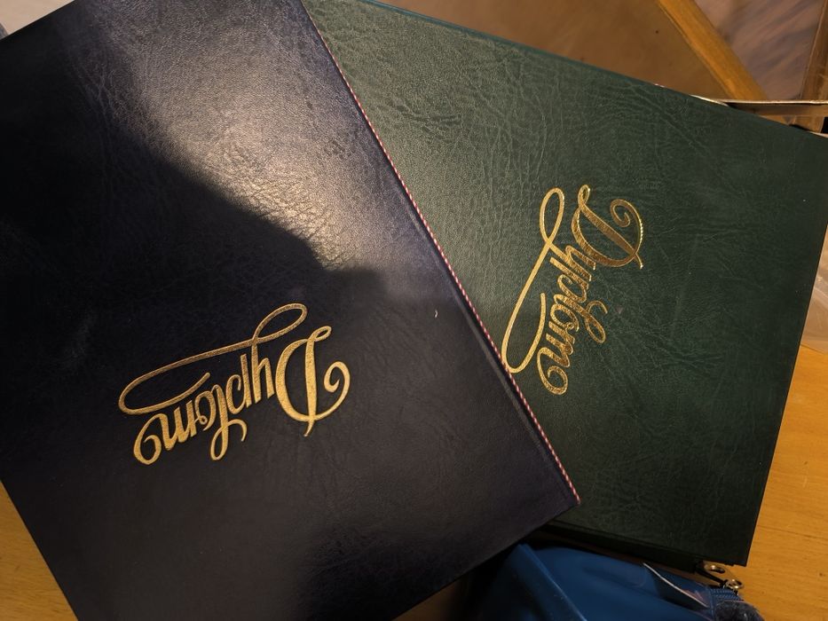 Dyplom, okładka na Dyplom