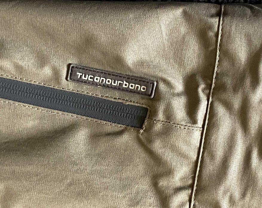 Para mota, casaco como novíssimo