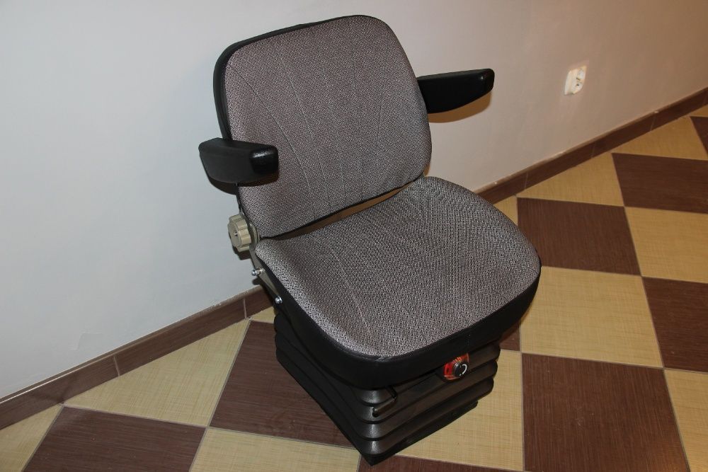 Siedzenie fotel MTZ Belarus C-385 C 385 podłokietnik OKAZJA