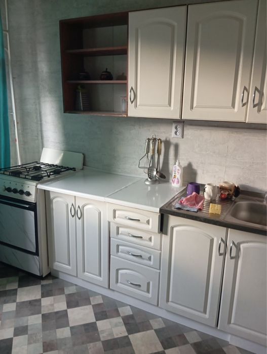 Здам 1 кім зупинка Лесі українки