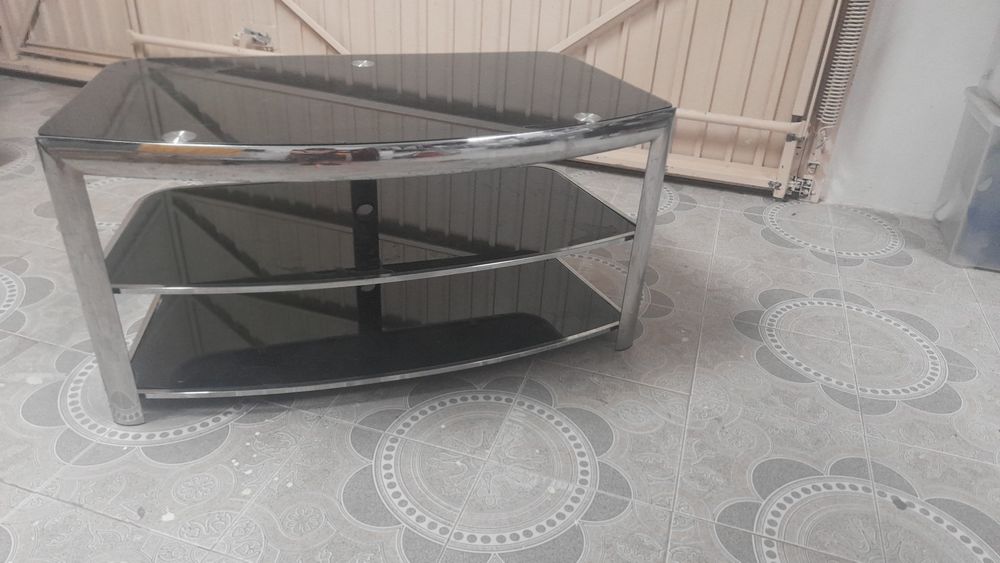 Mesa TV em vidro e Inox