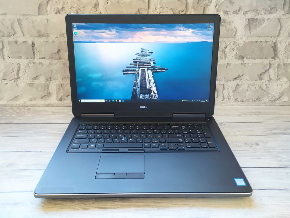 Dell Precision 7710 17.3" FHD i7-6820HQ/16GB/250GB/Nvidia M3000M 4GB