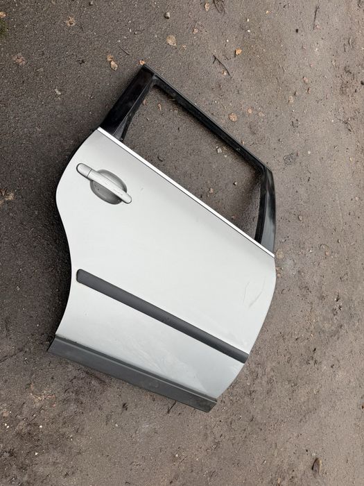 Двері задня права Volkswagen Passat B5