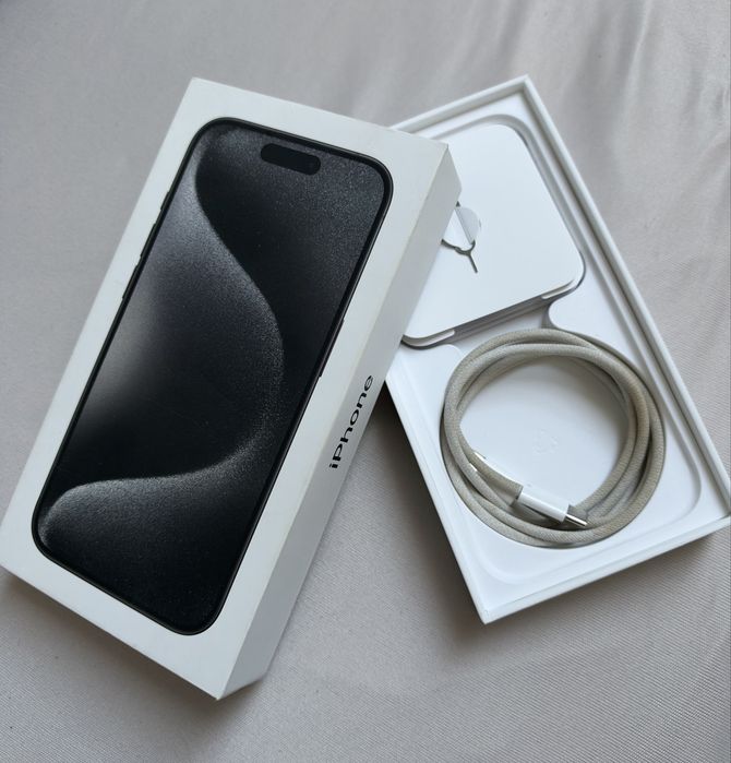 Iphone 15 pro, stan idelany
