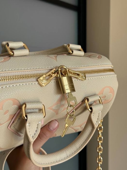 Louis Vuitton Speedy Bandoulière 20 Ivory/Peach Monogram / сумочка