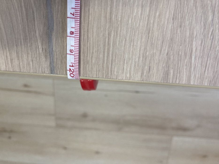 Продам стіл. Новий. Металеві ніжки 120 см
