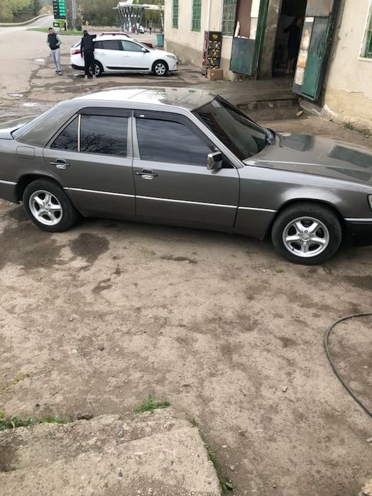 Продам мерсидес 124 є300 3.0 газ ,бензин