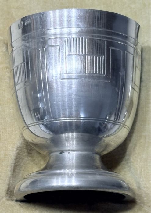 Antigo copo de ovo Arte Deco com banho em prata - contrastado