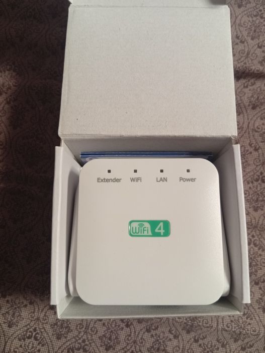 Це ретранслятор (підсилювач) сигналу Wi-Fi. 
Призначений для розширенн