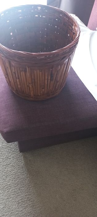 Cestos multiusos e outro para roupa suja