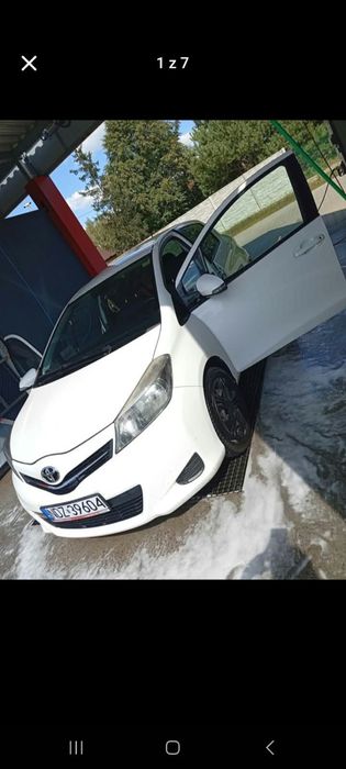 Toyota  Yaris 2012