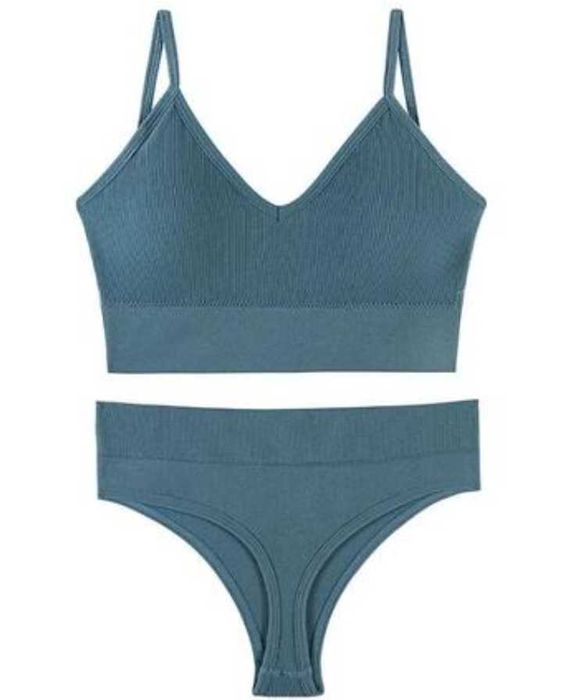 Комплект топ і стрінгі,