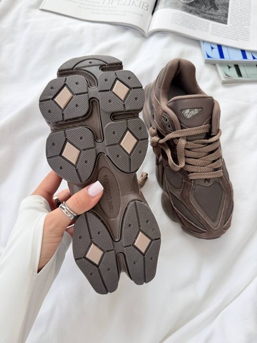 New Balance 9060 Chocolate жіночі кросівки ню беланс 9060