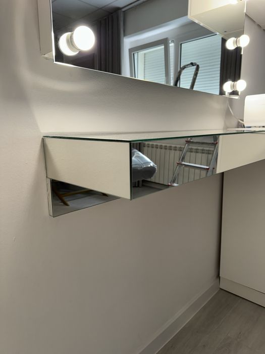 Lustrzana półka/konsola