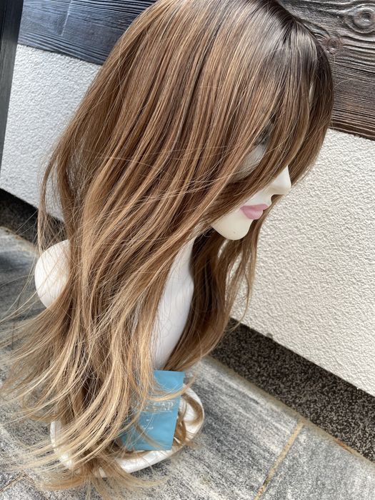 Długie brązowe włosy peruka jasny naturalny brąz karnawał sylwester