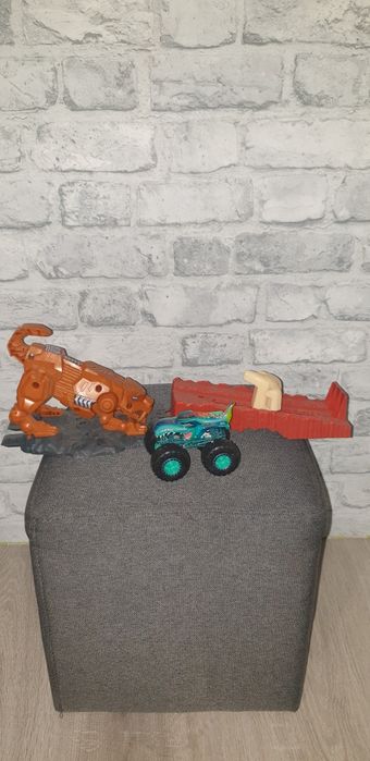 Hot Wheels Monster Truck zestaw kaskaderski