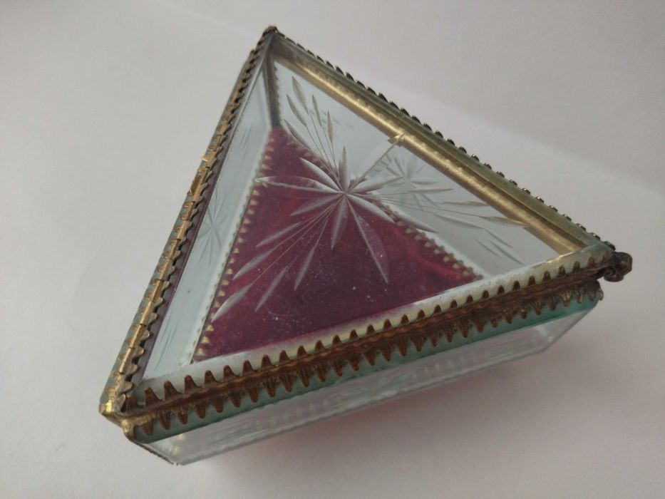 Шкатулка фацетное стекло, стеклянная шкатулка ссср, витрина ссср