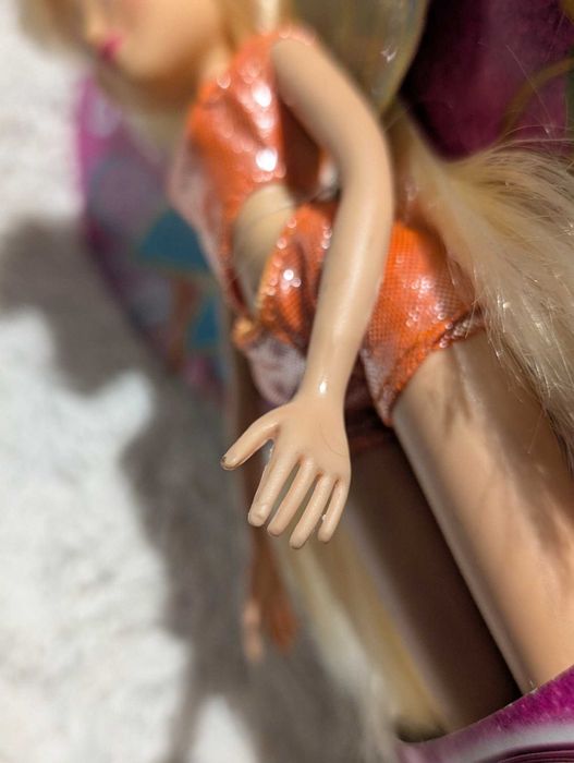 Winx Club Charmix Fairy lalka z kartonem Rainbow Toys